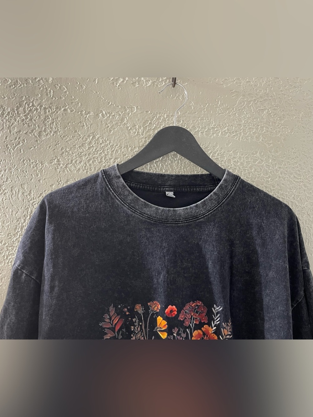 Black Short-Sleeve Floral Graphic Tee - Women's XL - Picture 2 of 7